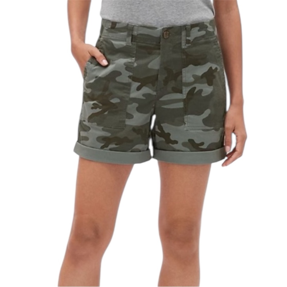 GAP Camo Print Women’s Girlfriend Khaki Green Utility Pocket Shorts Size 10